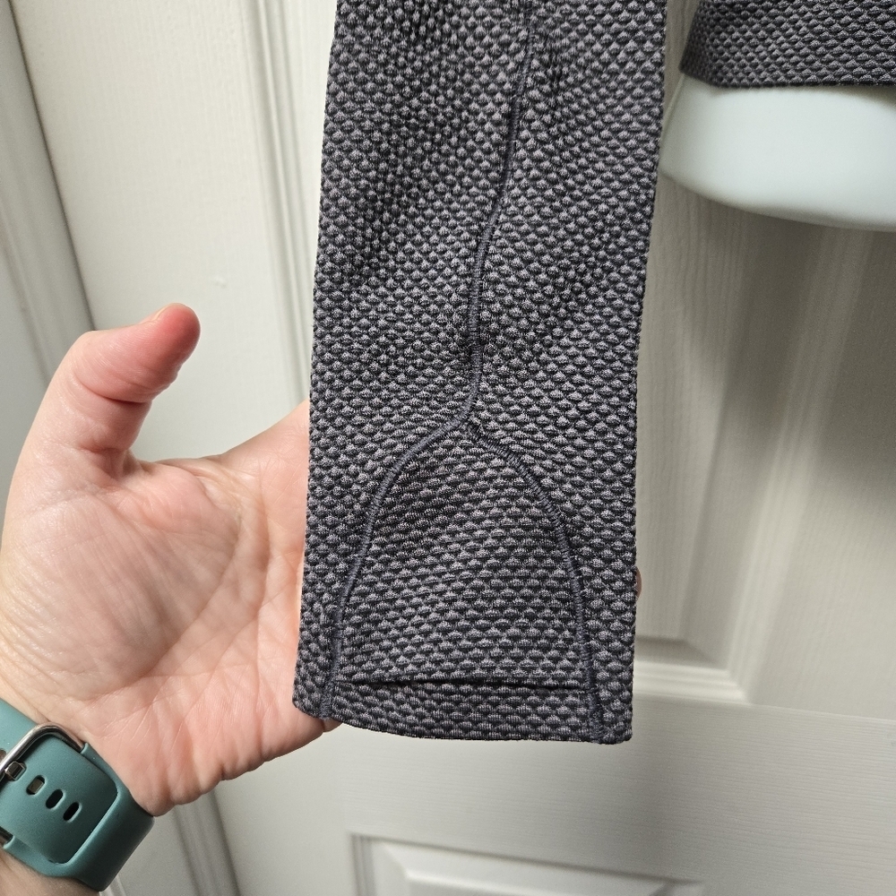 Lululemon Swiftly Tech Long-Sleeve Shirt 2.0 Waist Length Textured Knit Graphite - Picture 7 of 7